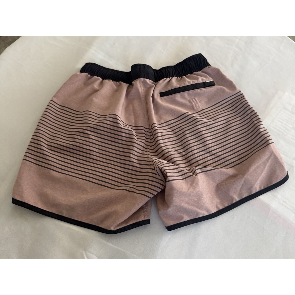 Vuori Women's Clementine 4" Athletic Shorts Striped  size S - Picture 2 of 2